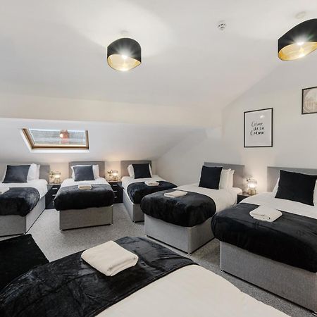 Air Host & Stay - Anfield Cosy Stays, Sleeps 14 Liverpool Exterior foto